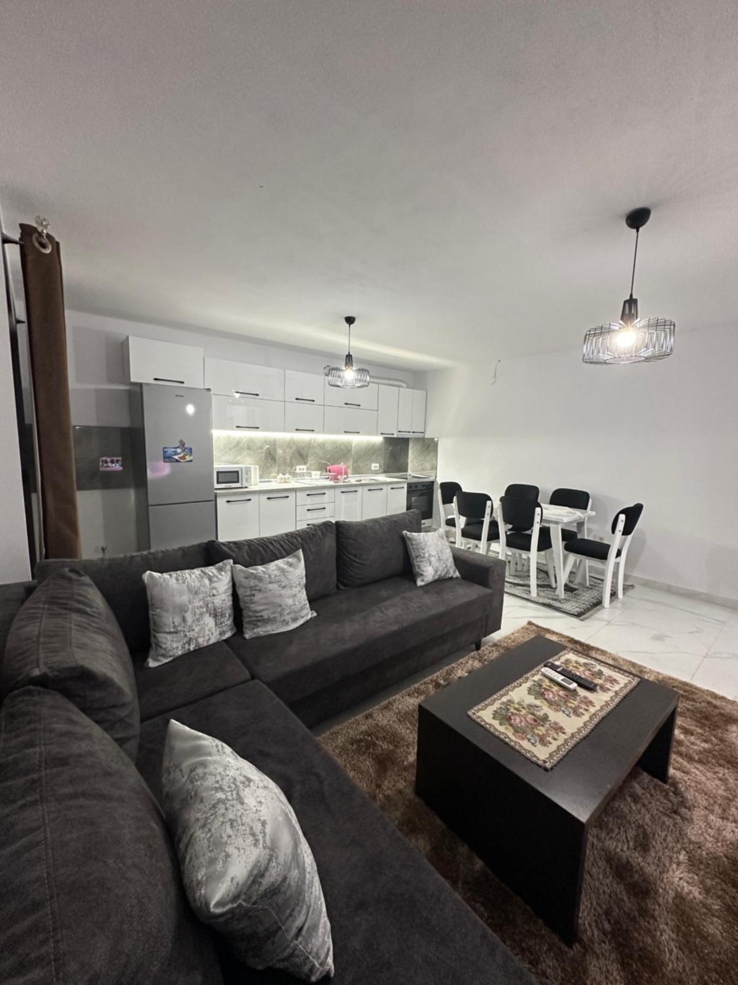Elezi Apartment City Centre Tirana Buitenkant foto