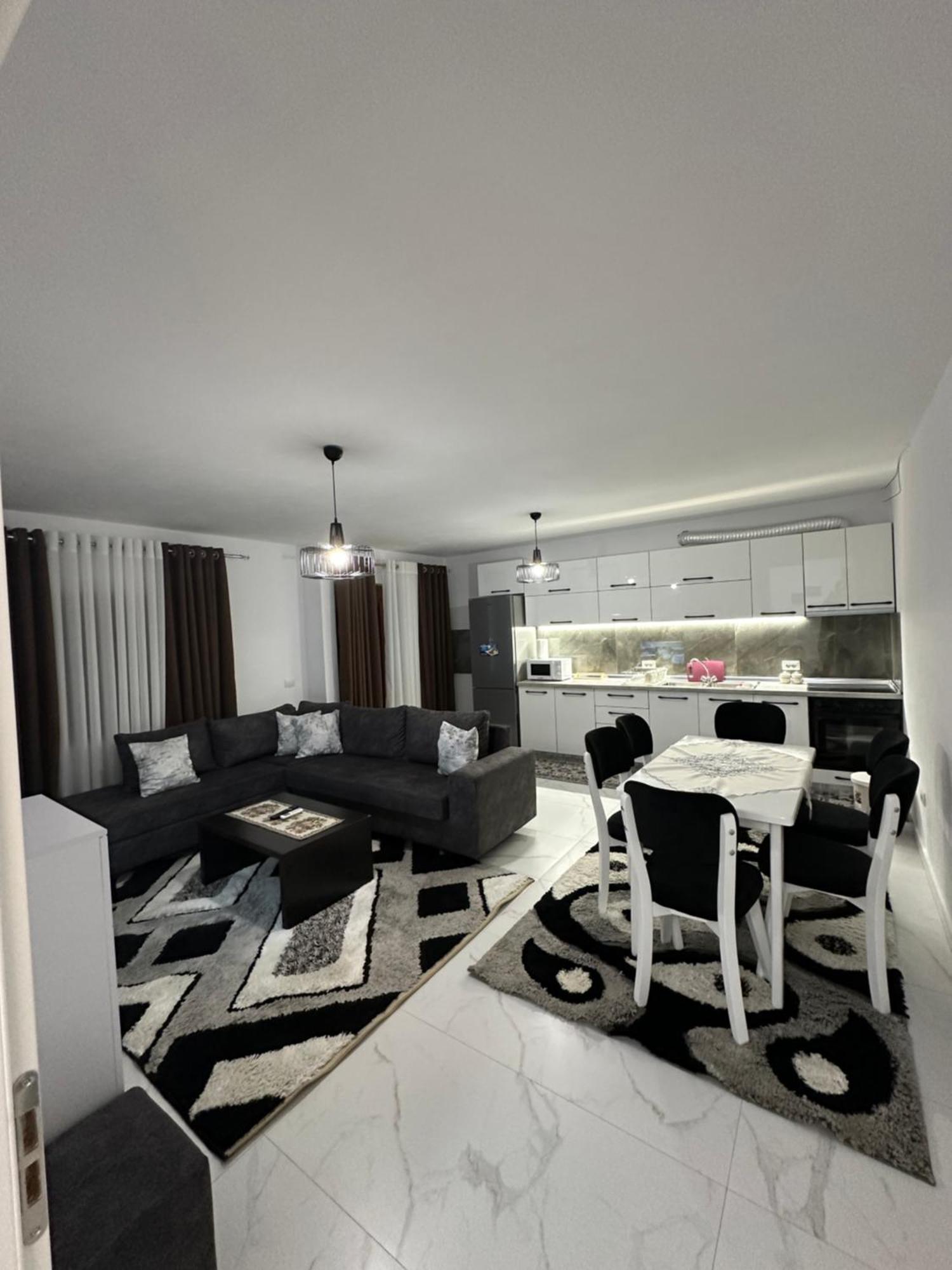 Elezi Apartment City Centre Tirana Buitenkant foto
